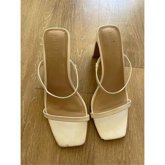 White Heels  - Picture 3 of 6